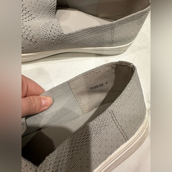 Grey Refresh Size 9 flats - Picture 4 of 4